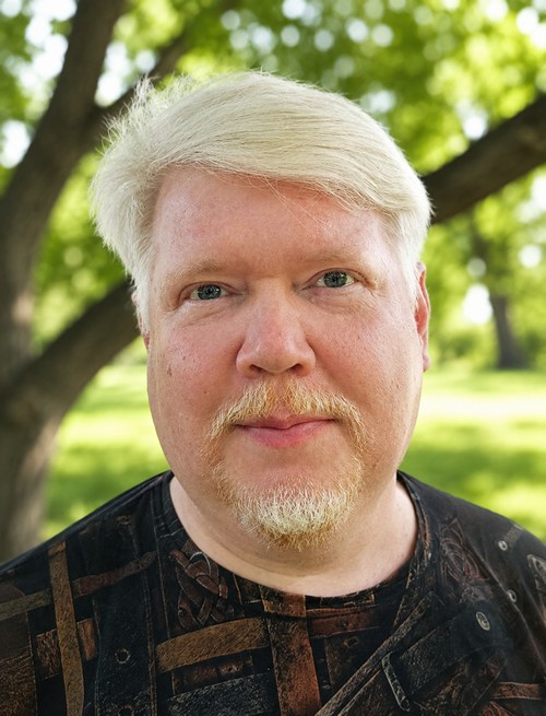 Юрий Жданов — преподаватель английского